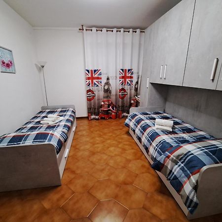 Appartamento Giotto - Free Parking Ливорно Экстерьер фото